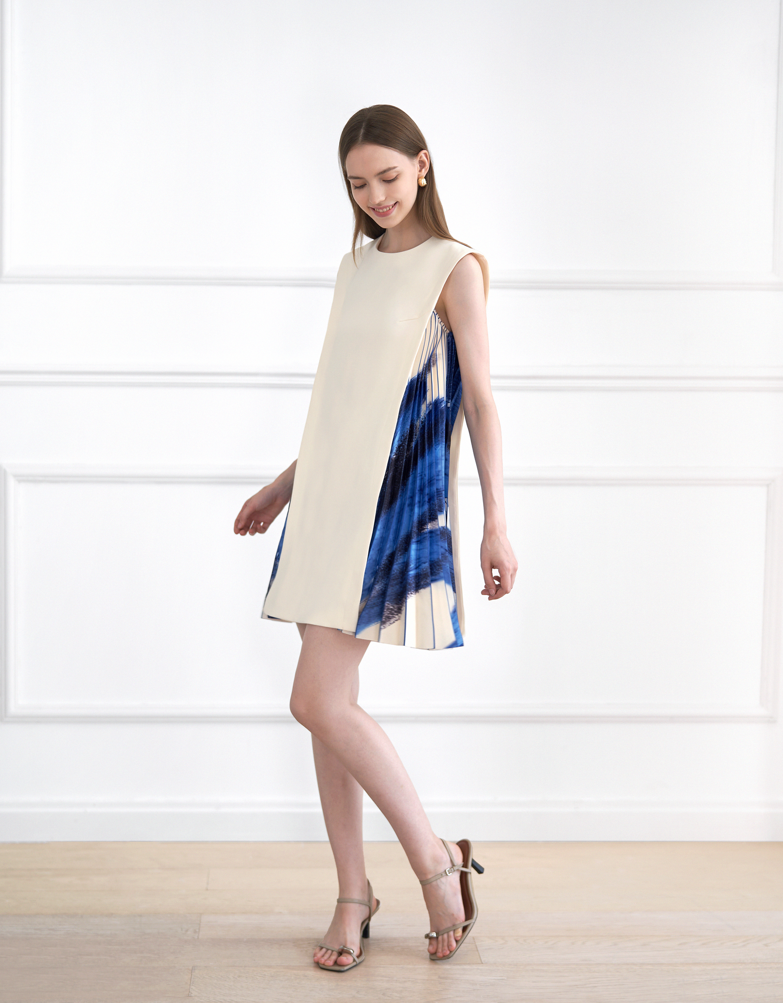 Side Printed Pleated Shift Dress – SaturdayClub Singapore