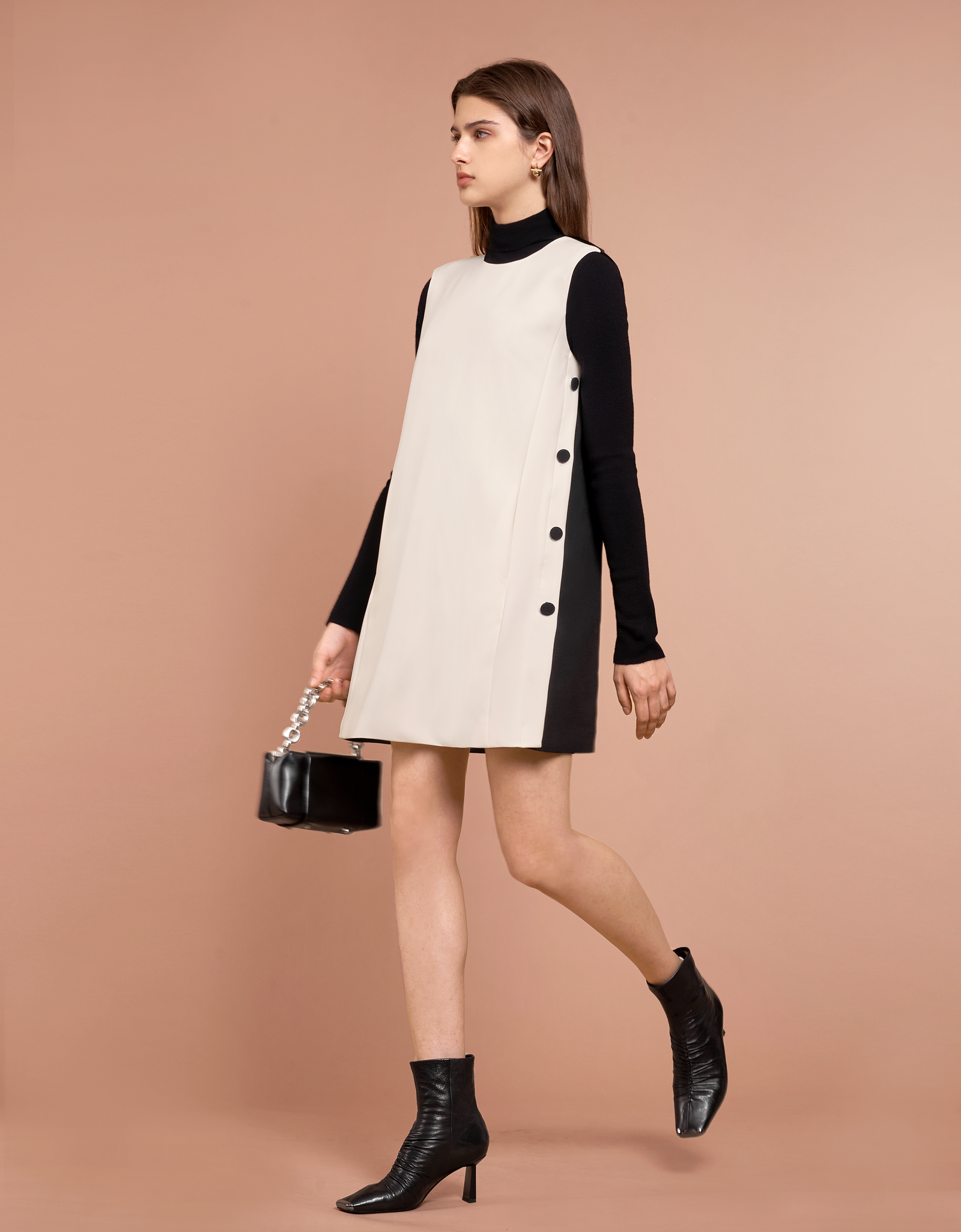 SaturdayClub 半袖ボタン付きサイドワンピース ブラック 関税込 Side Button Dress – SaturdayClub Singapore