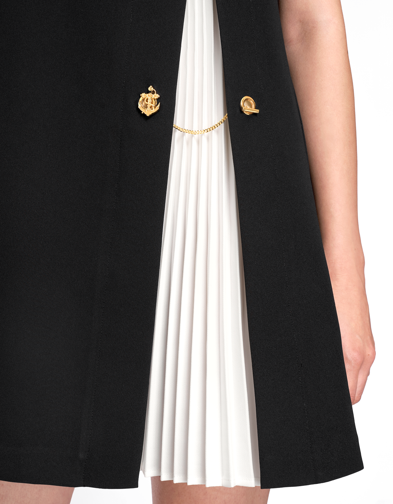 Contrast Pleated Panel Sleeveless Dress – SaturdayClub Singapore