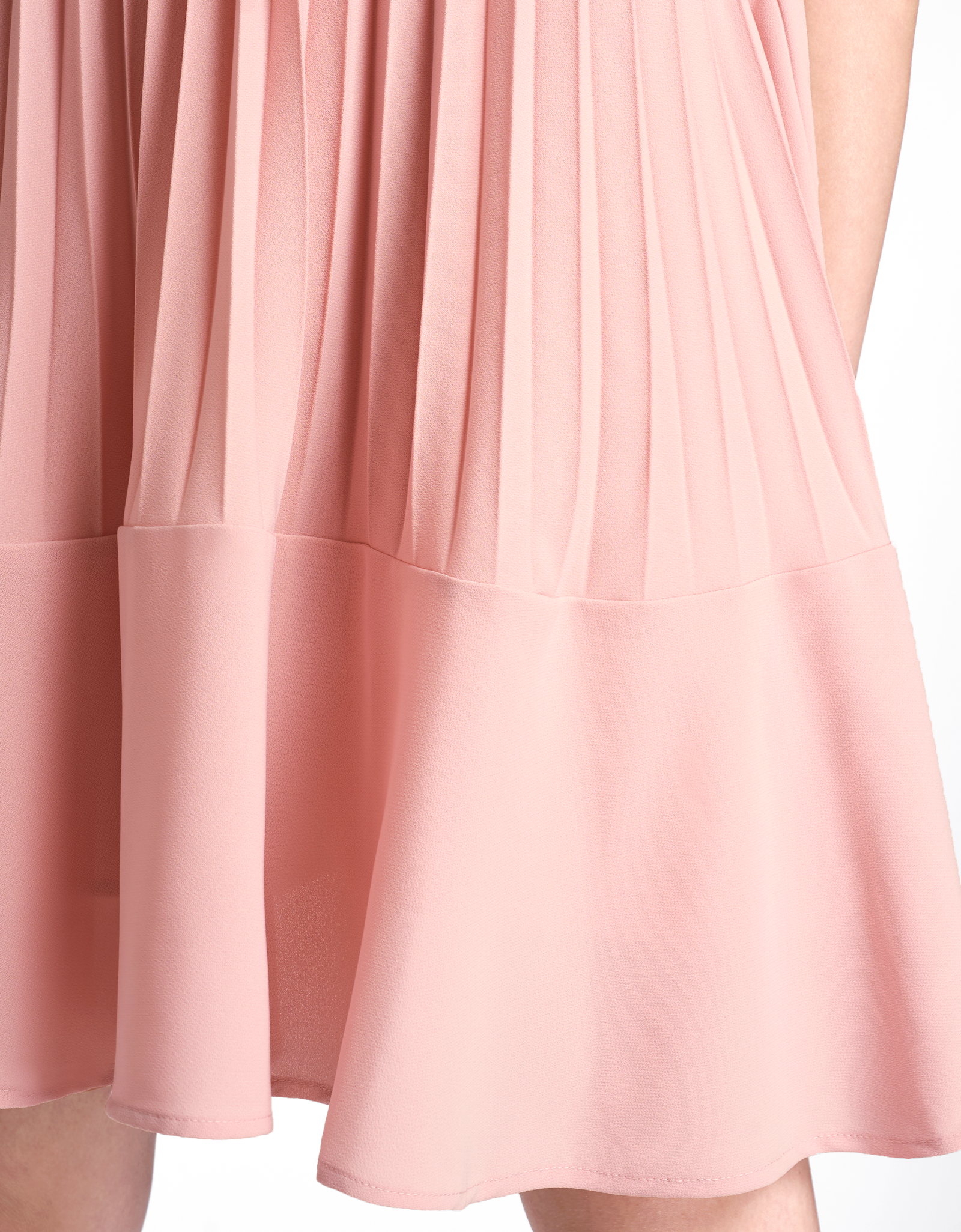 【SaturdayClub】Mandarin Collar Halter Neck Pleated Dress Mandarin Collar Halter Neck Pleated Dress – SaturdayClub