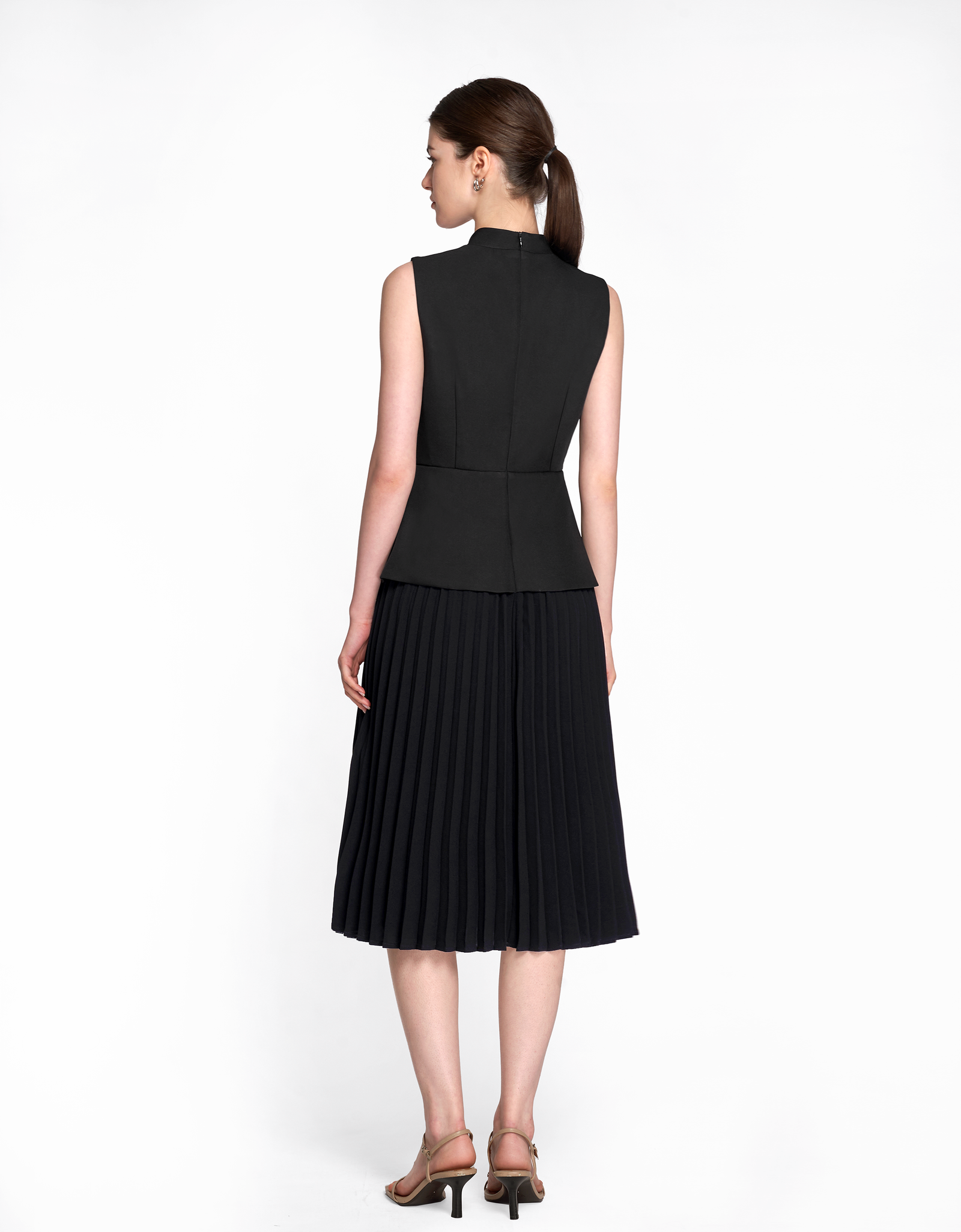 SaturdayClub::フェイクツーピース ワンピース:XXS[RESALE] Faux Two-piece Pleated Skirt Suit Dress – SaturdayClub Singapore
