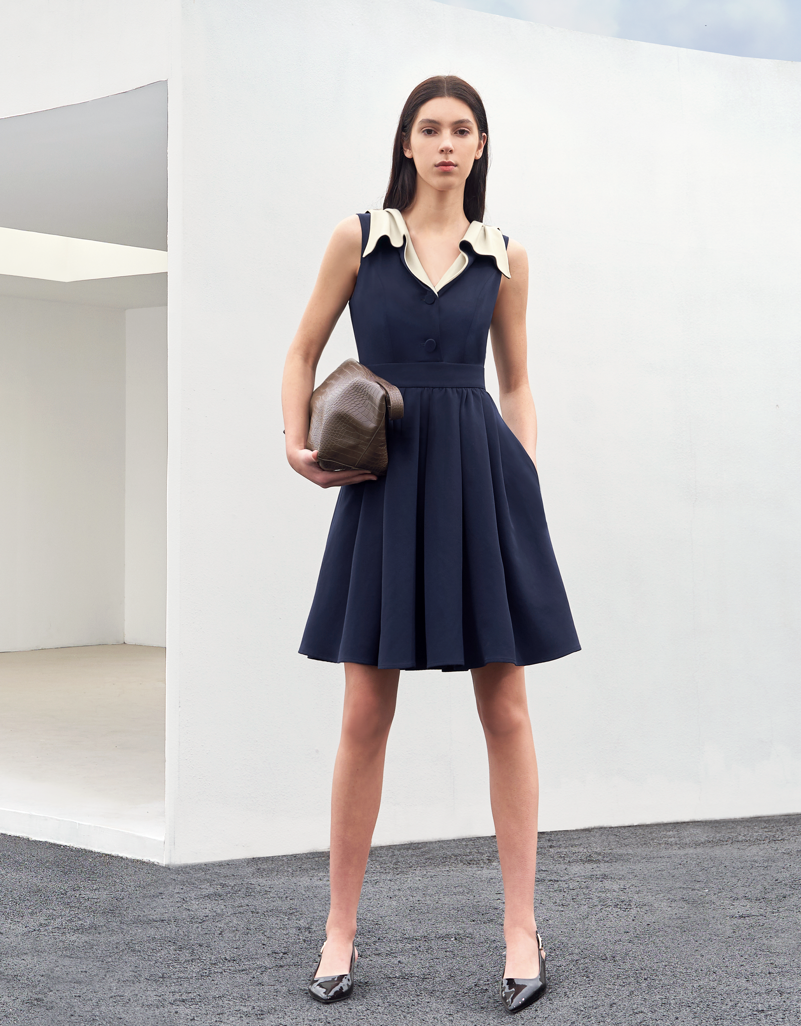 【SaturdayClub】Contrast Stitching Sleeveless Dress Contrast Stitching Sleeveless Dress – SaturdayClub International