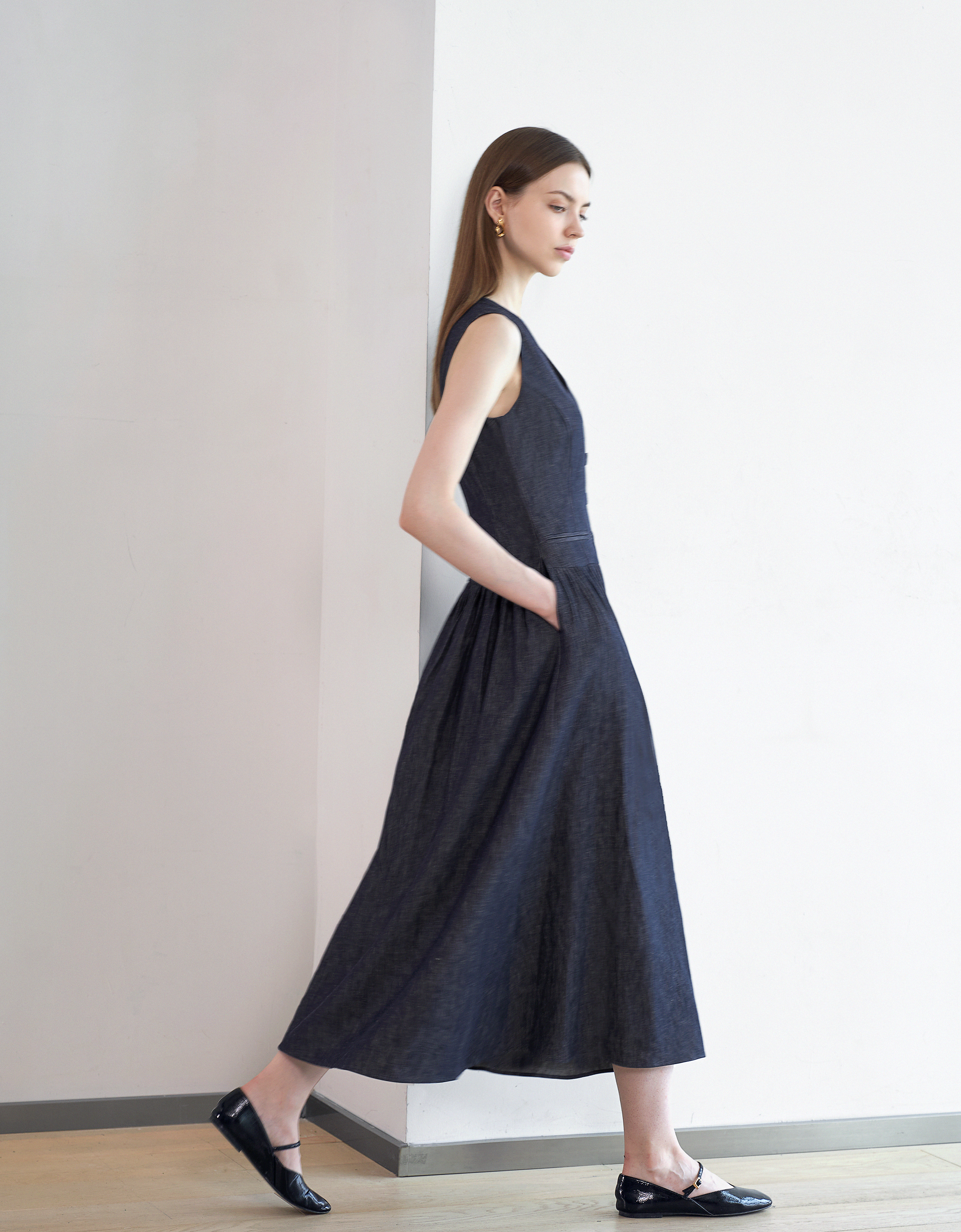 dark blue