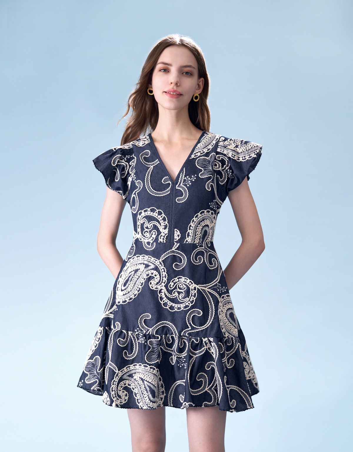 V-neck Embroidered Denim Dress – SaturdayClub Singapore