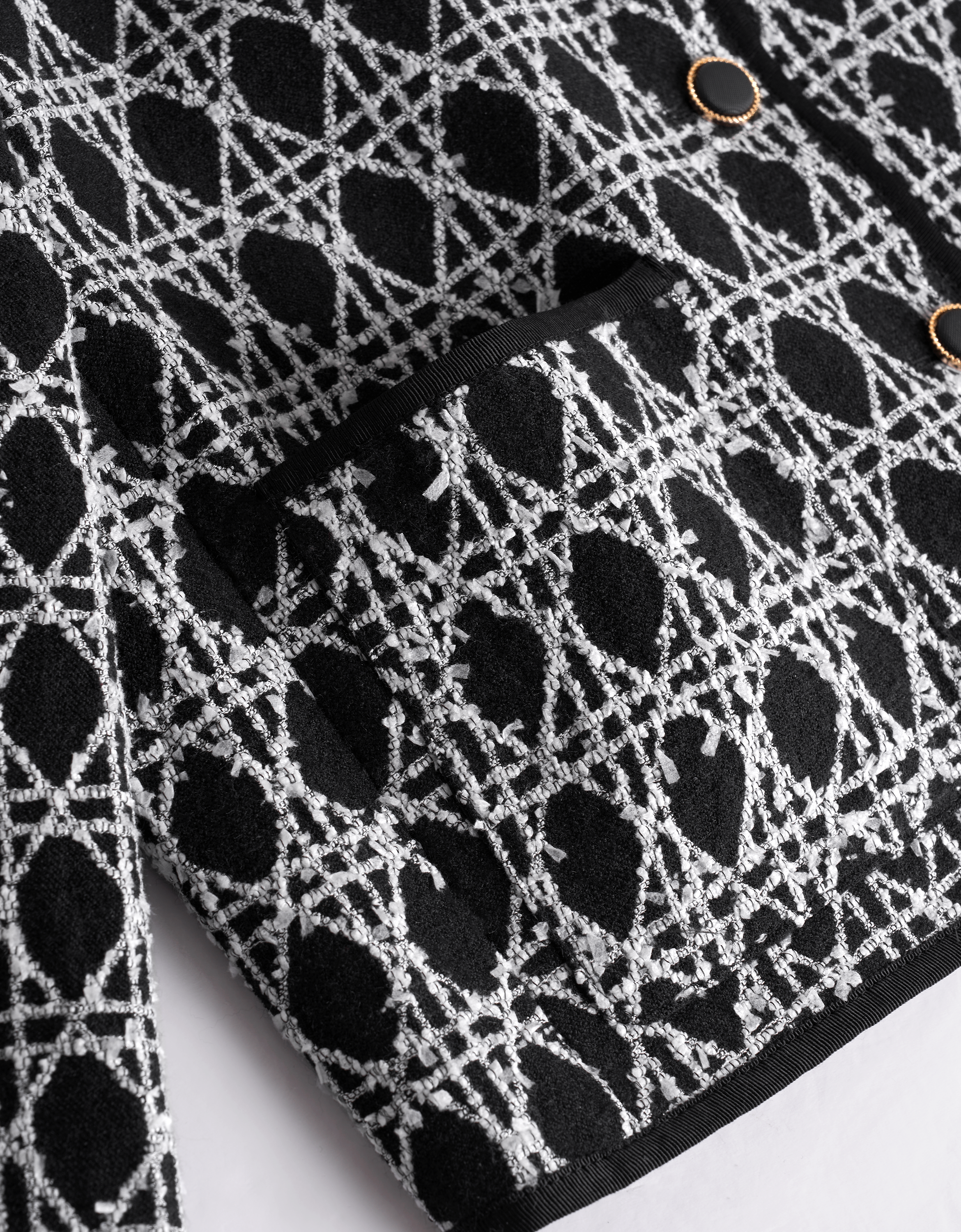 black & white(a27754)