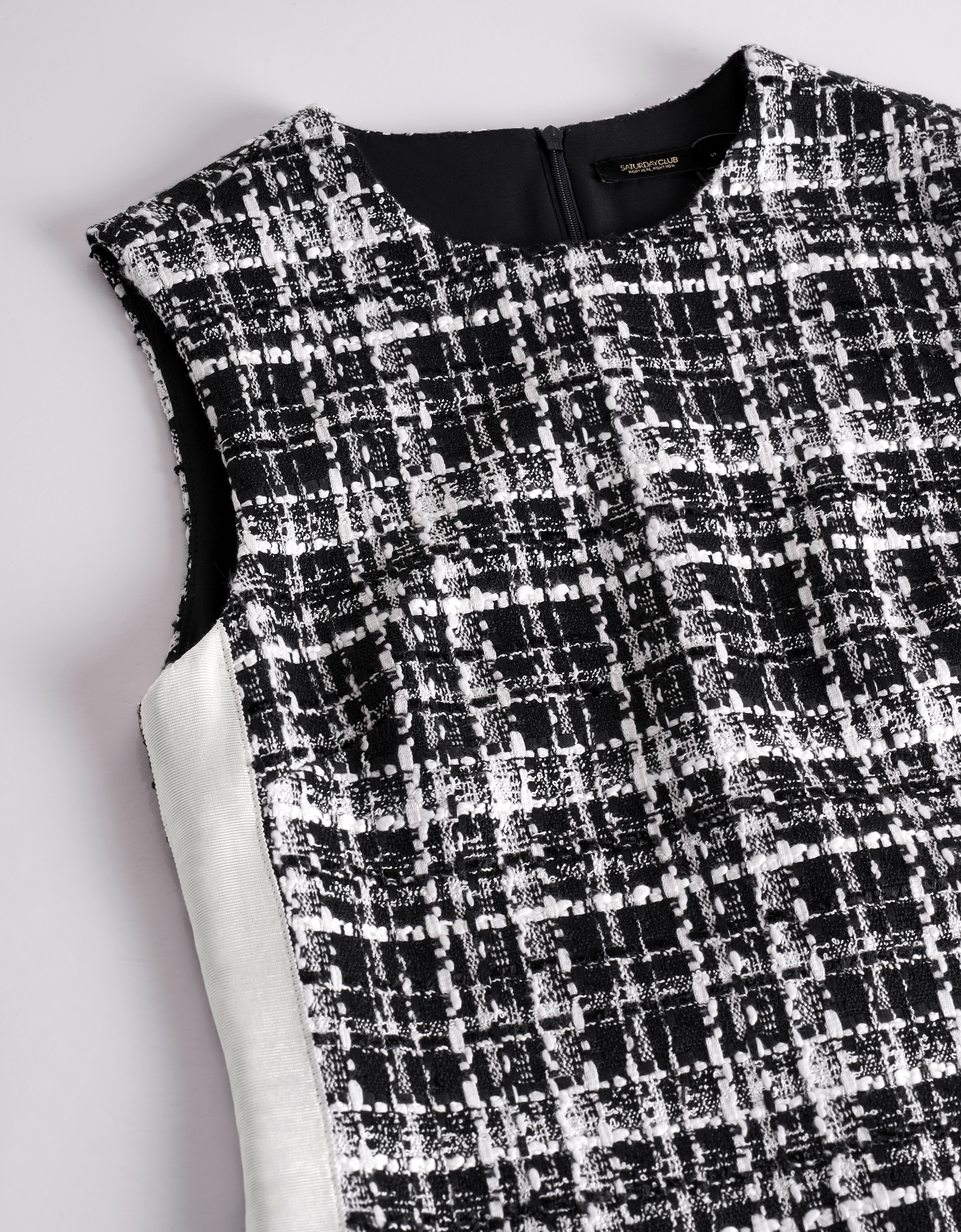 black & white(a27781)