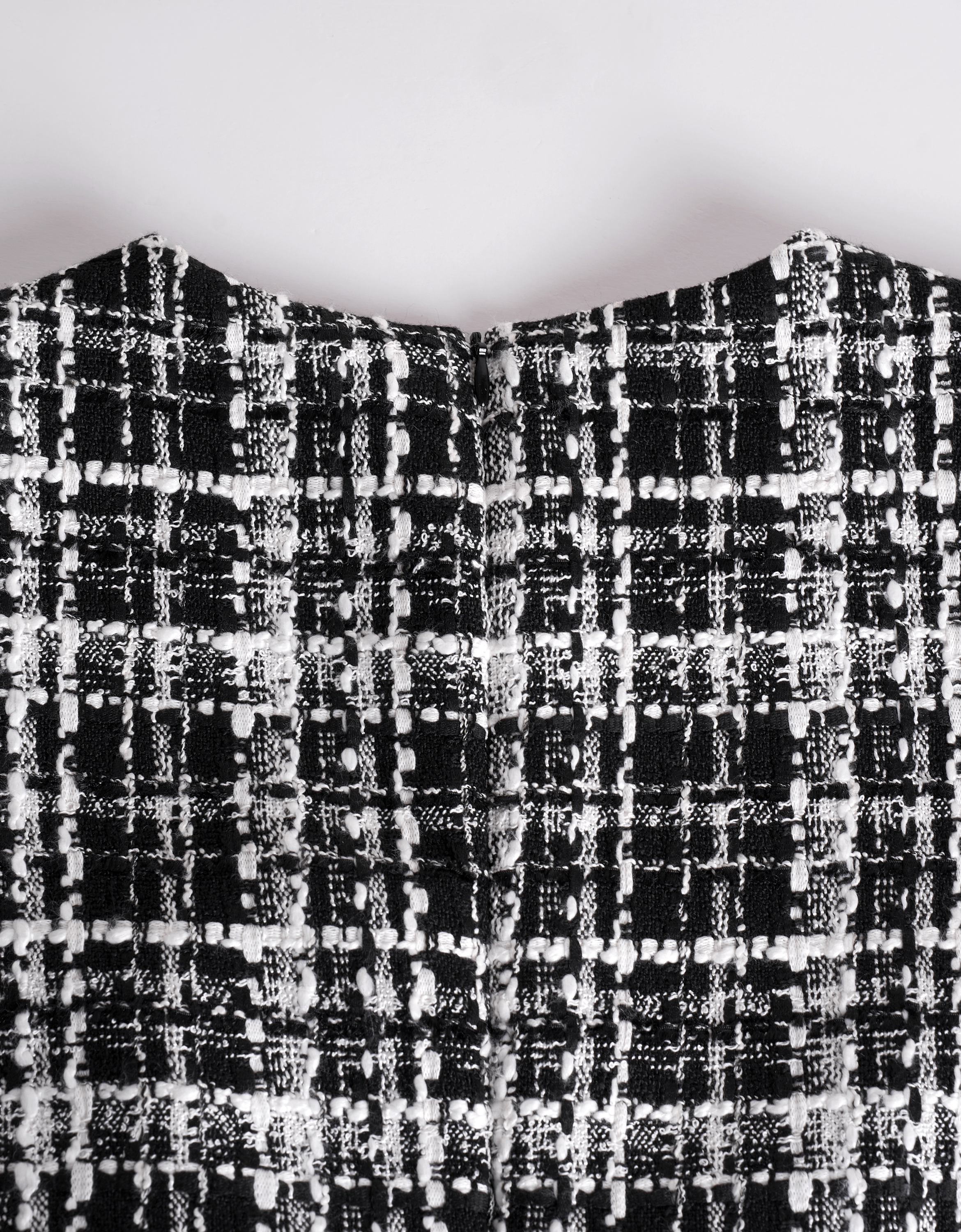 black & white(a27781)