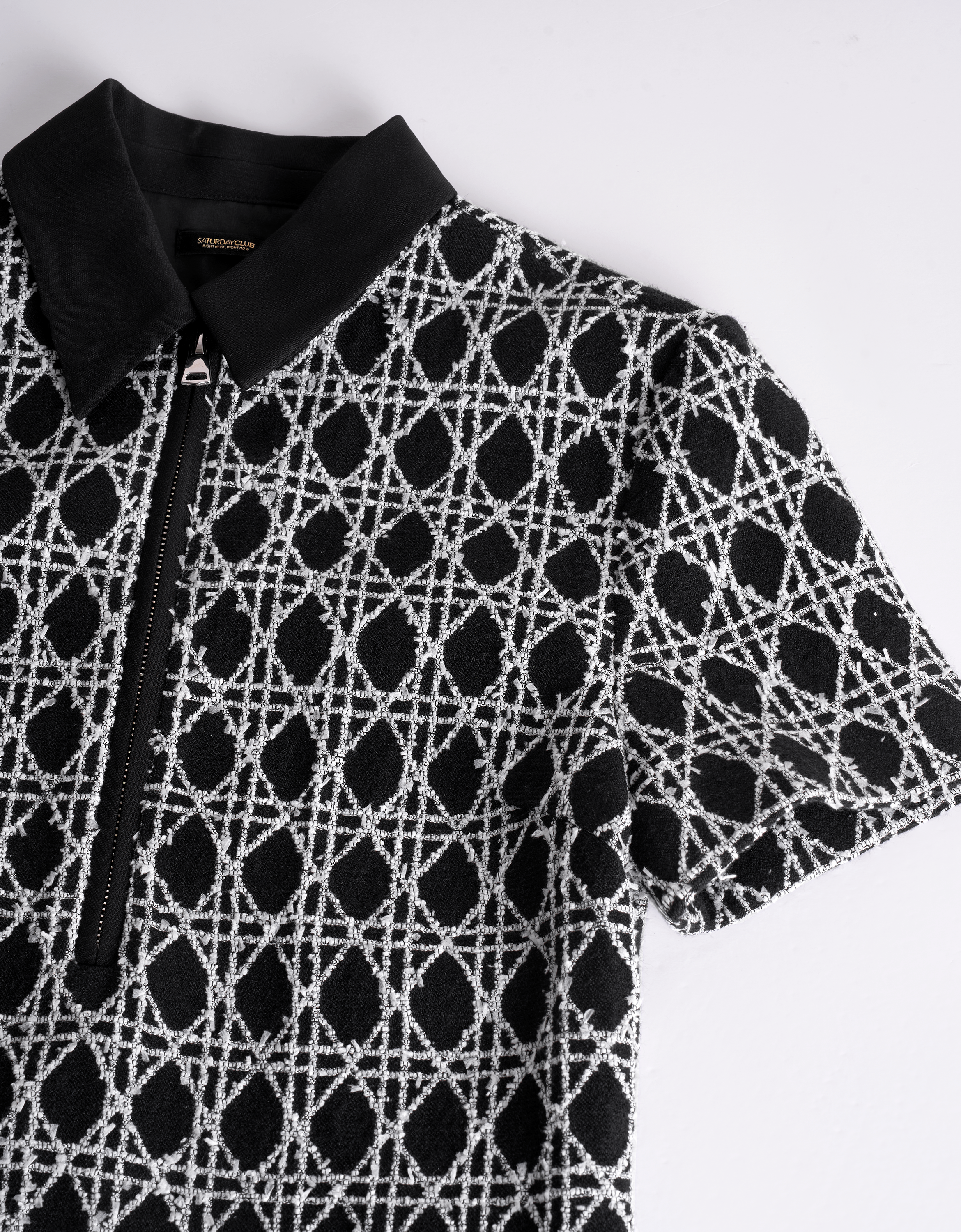 black & white(a27932)