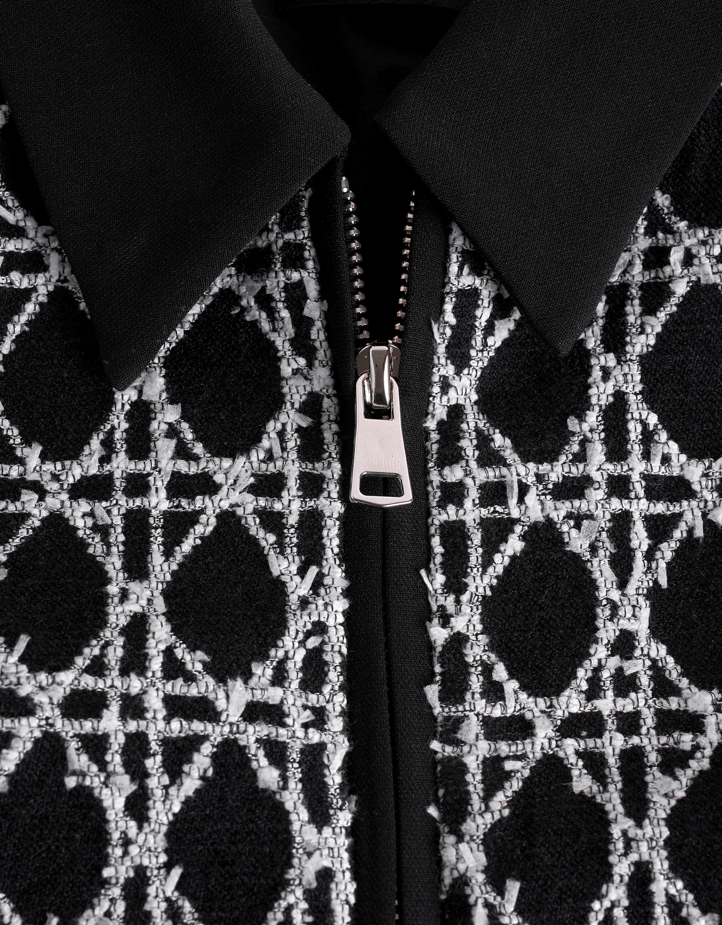 black & white(a27932)