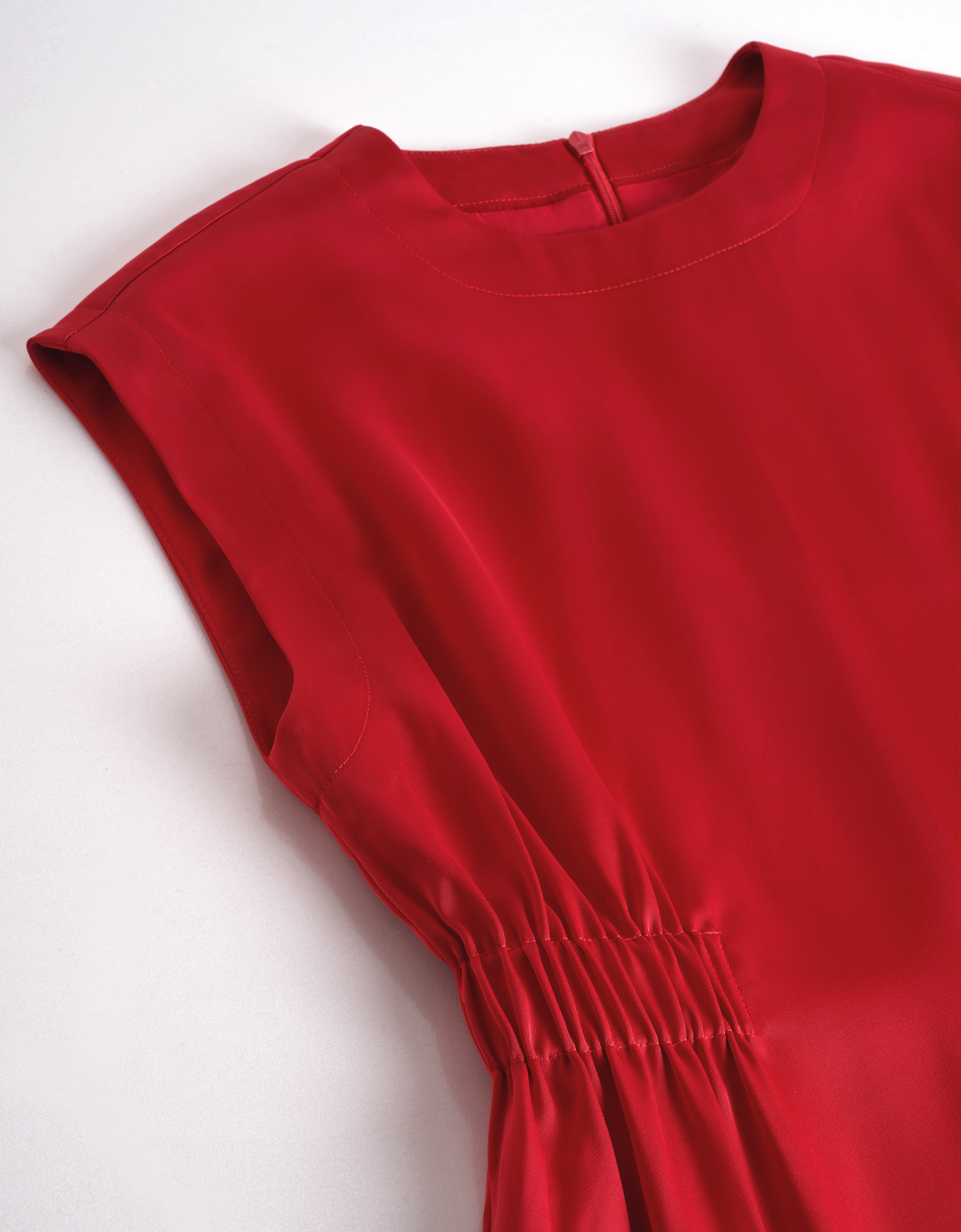 Elastic Waist Round Neck Midi Dress