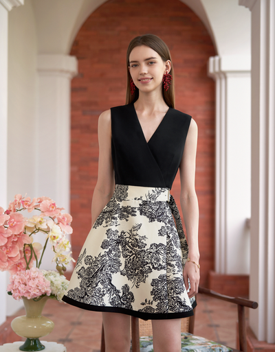 black & white / small (s)