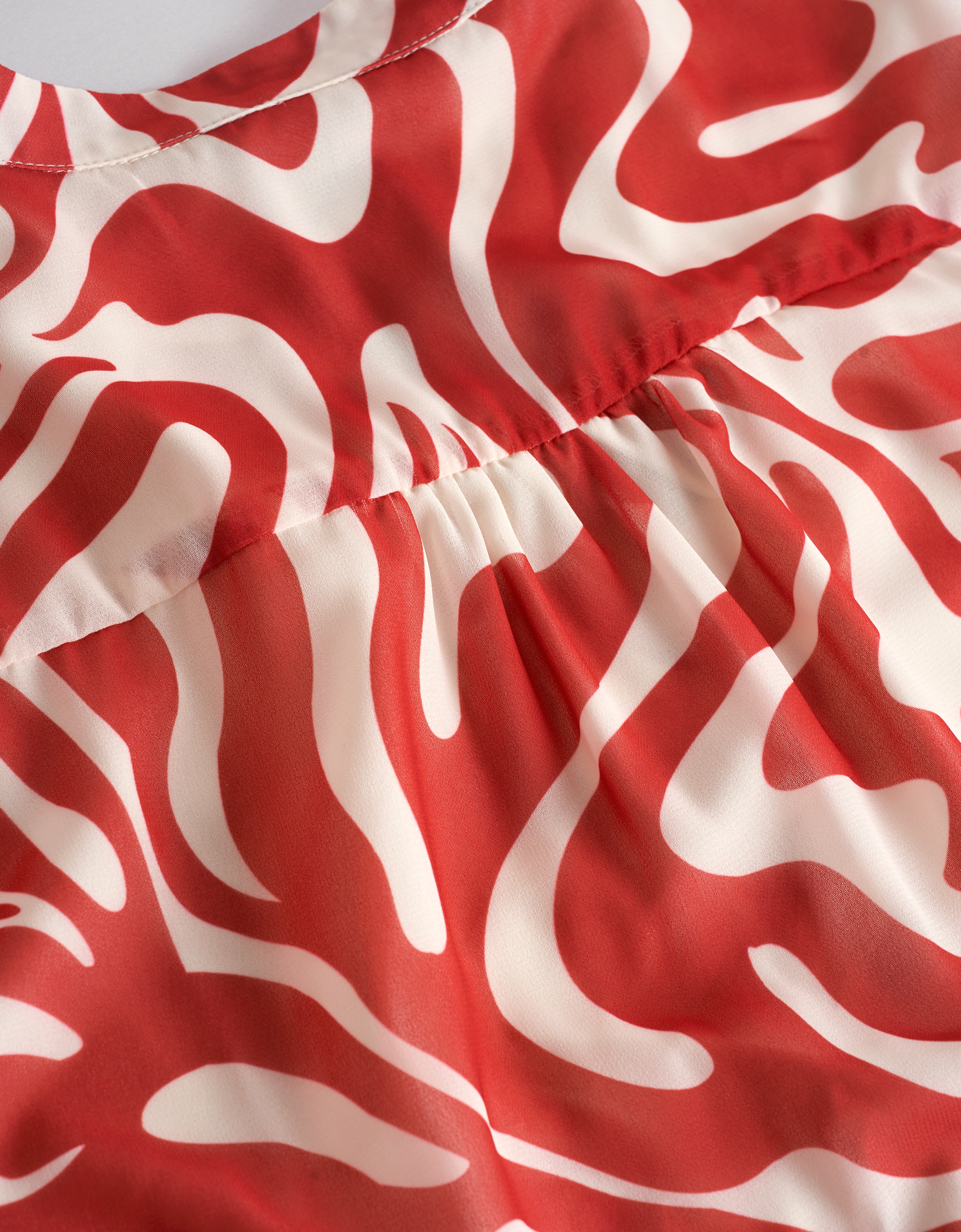 Geometric Print Ruffled Hem V-neck Dress