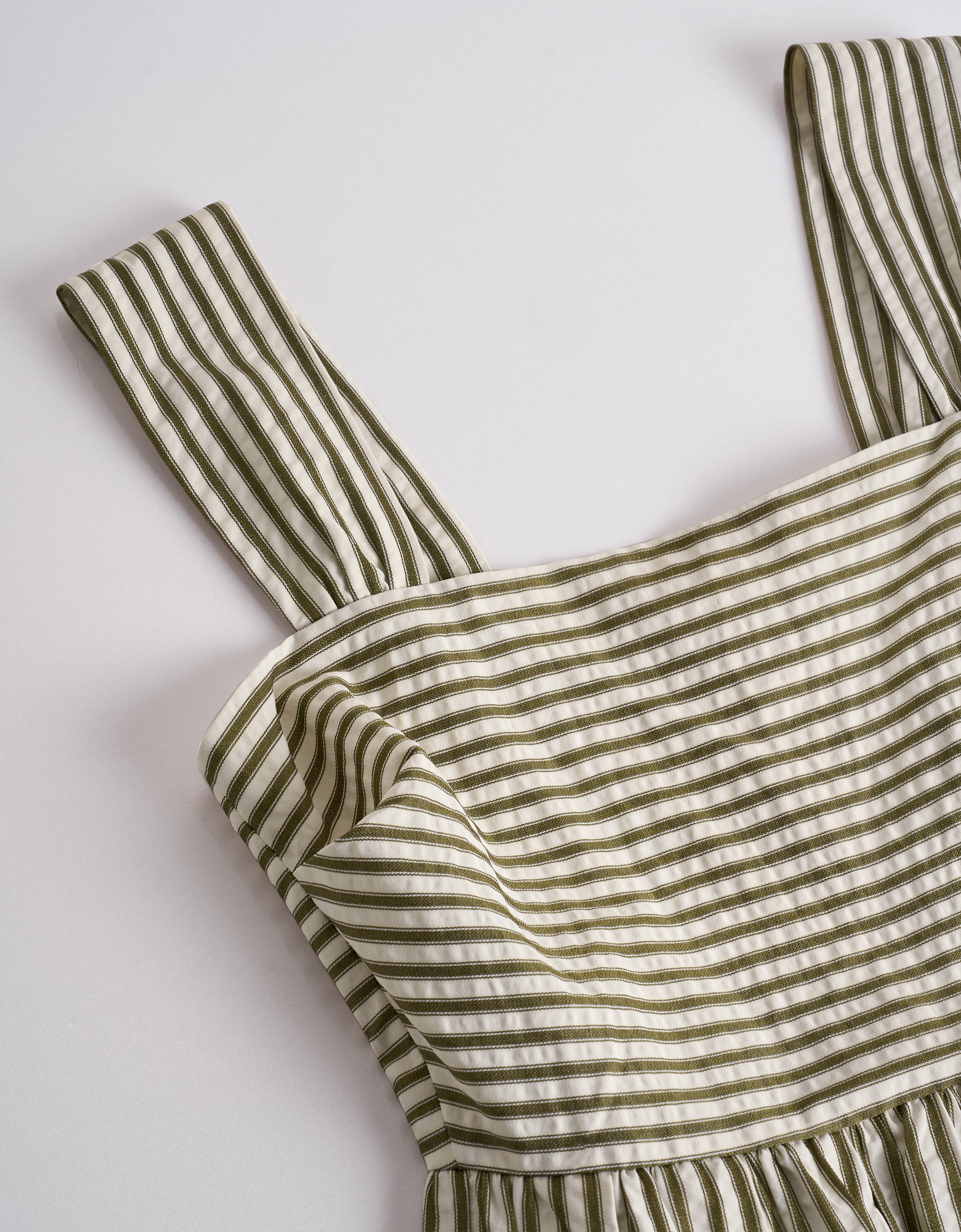 apricot & green(a28945)