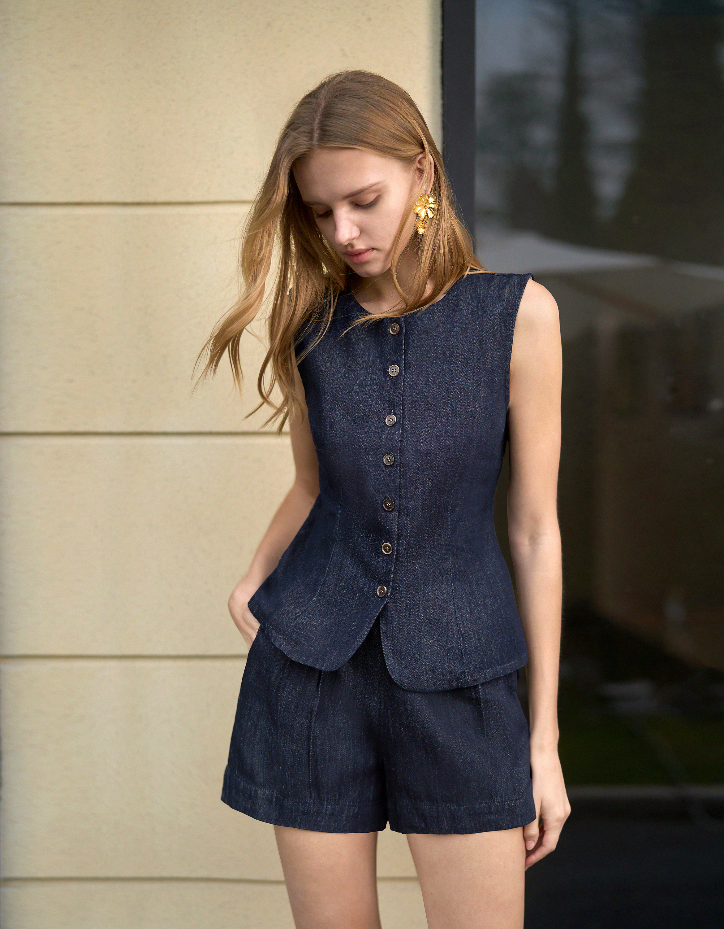 dark blue