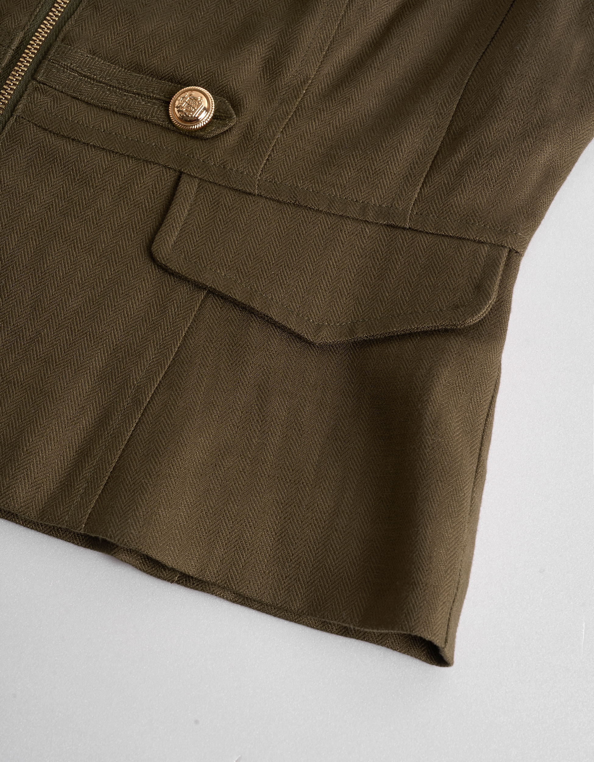 dark olive(a30082)