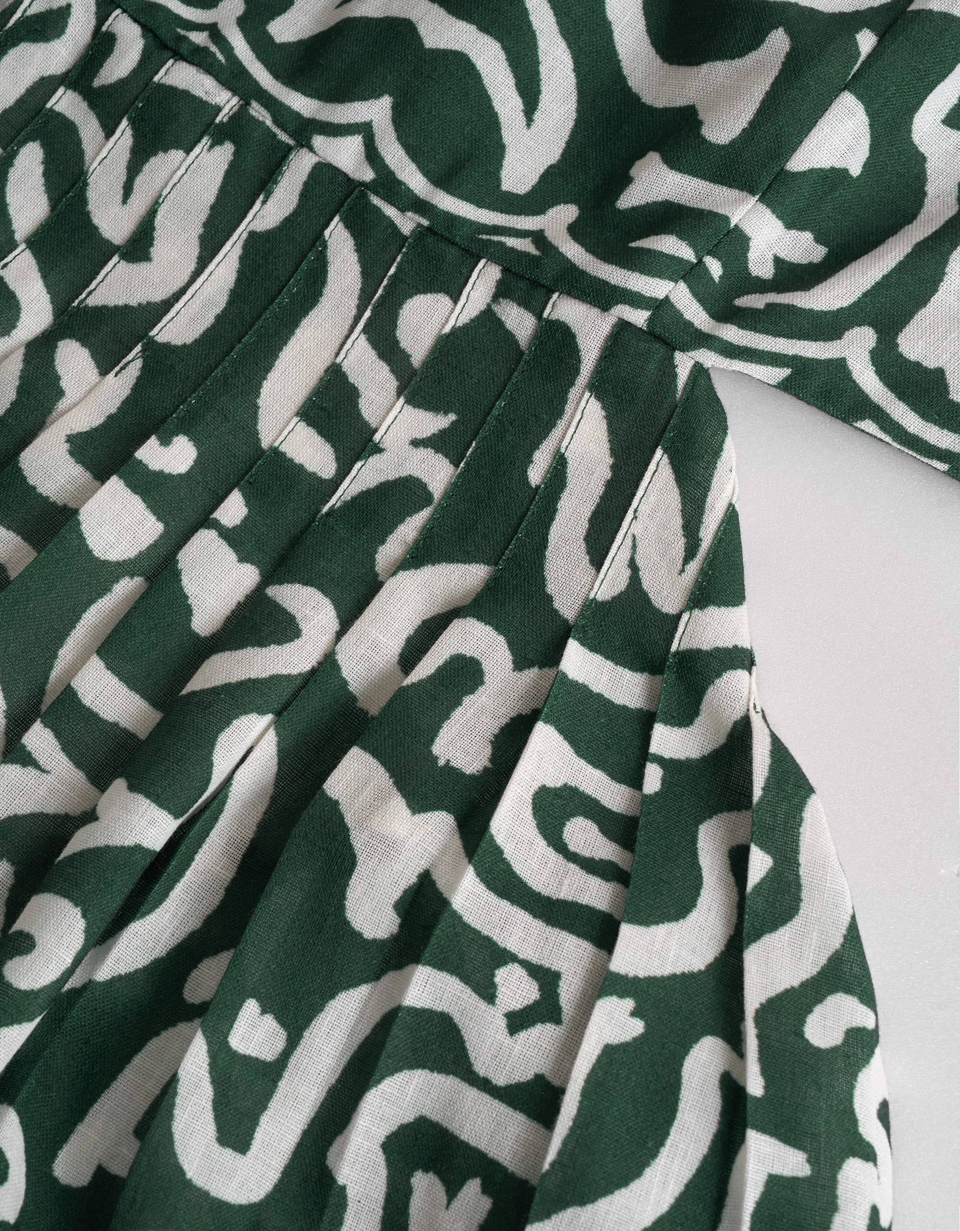 dark green