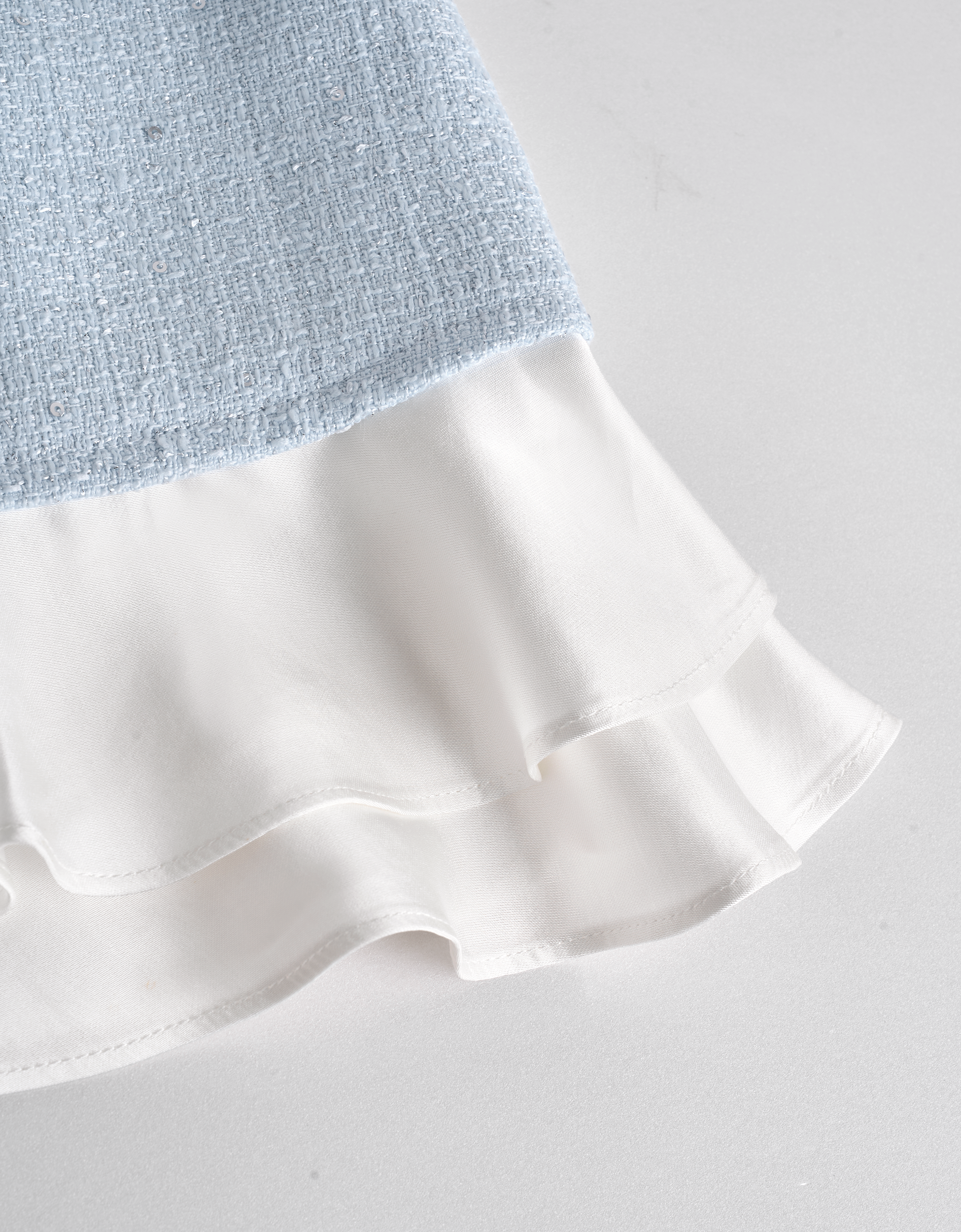 light blue & white(a30635)