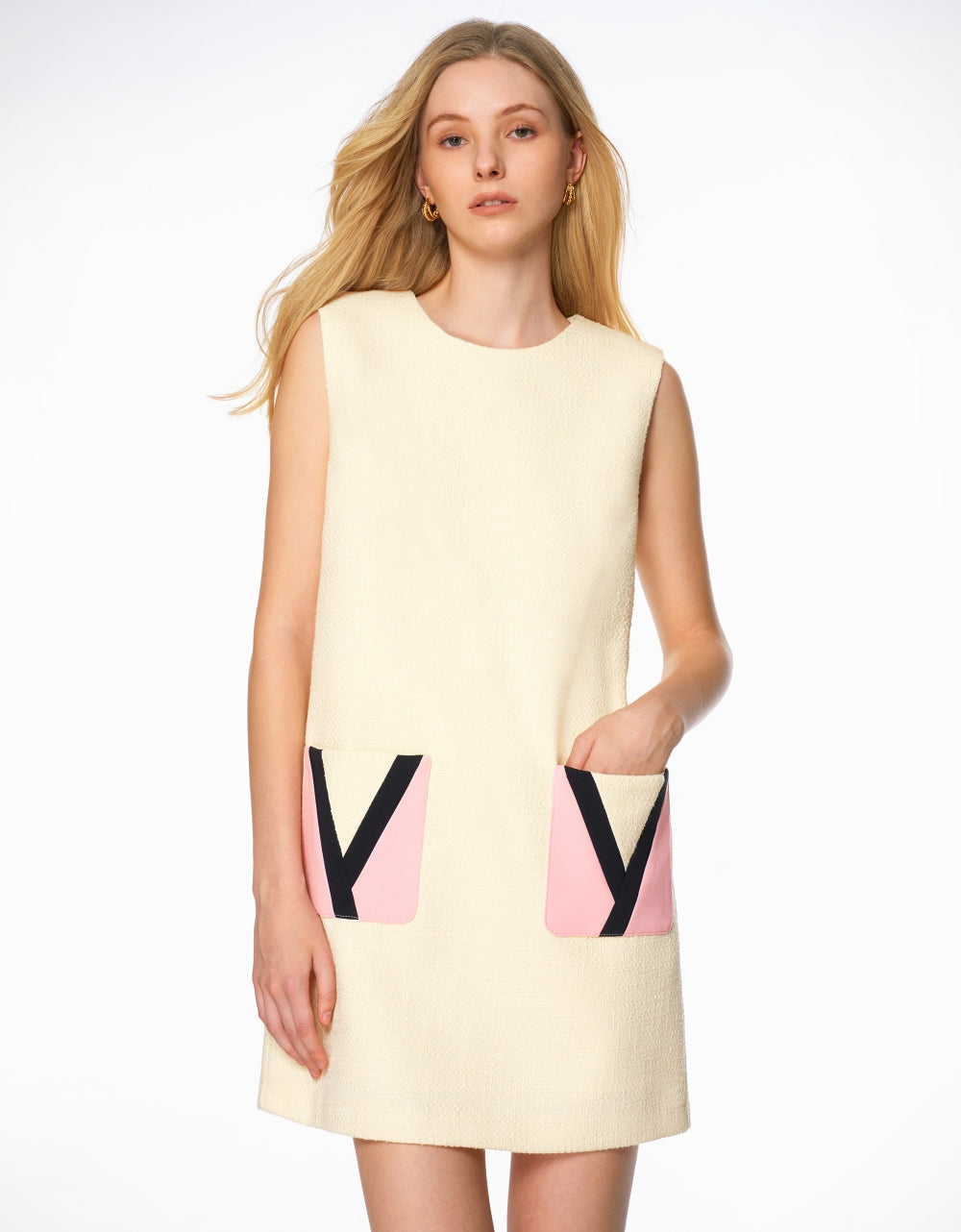 【SaturdayClub】Contrast Stitching Sleeveless Dress Contrast Trim Sleeveless Dress – SaturdayClub Singapore